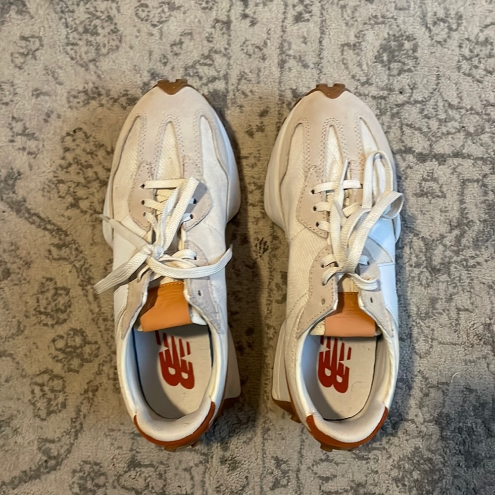 New Balance 327